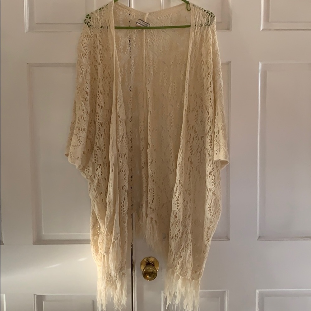 Flying Tomato crochet fringe poncho cardigan S/M